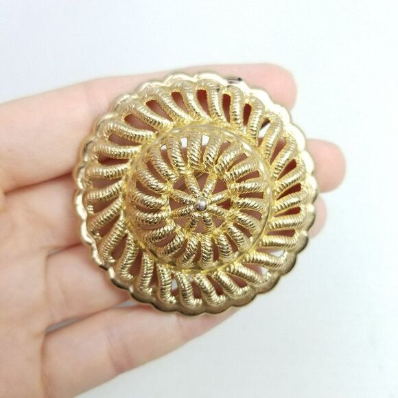 Vintage Monet Gold Tone Dome Spiral Round Brooch, Retro Lapel Pin, Signed - Picture 7 of 7